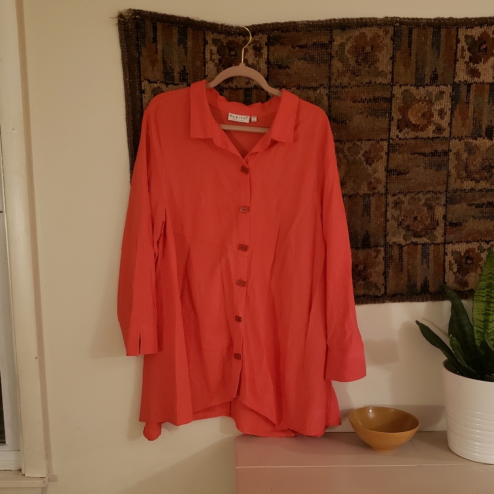 Habitat women's unique asymmetrical tunic